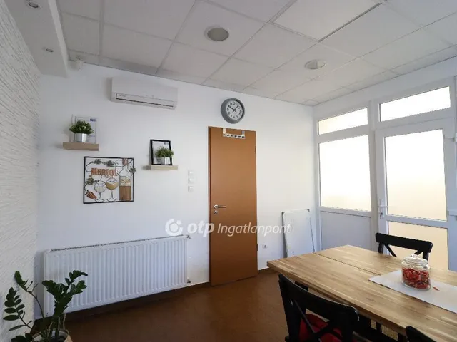 Eladó ház Budapest XVIII. kerület, Szemeretelep 154 nm