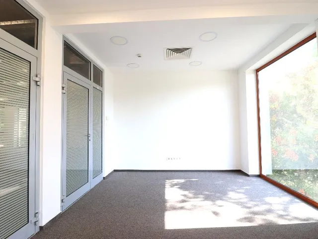Kiadó kereskedelmi és ipari ingatlan Budapest XIX. kerület, Kispest 304 nm