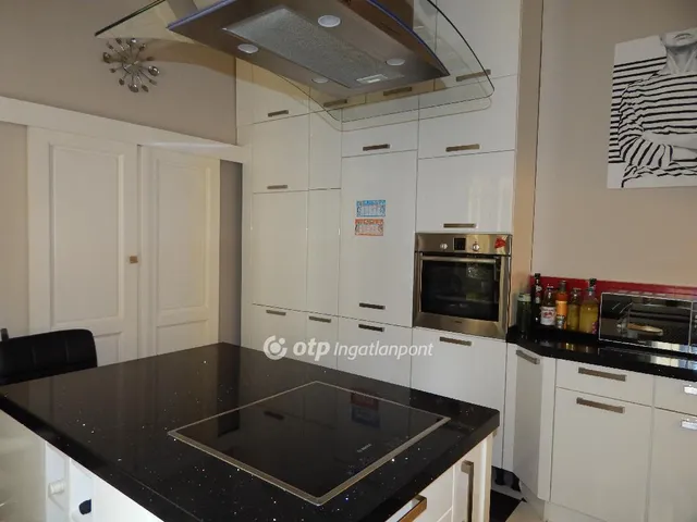 Eladó lakás Budapest II. kerület 155 nm