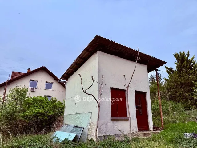 Eladó telek Solymár 1504 nm