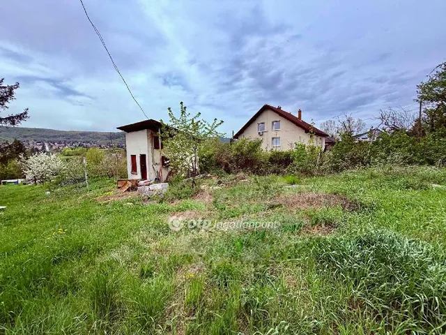 Eladó telek Solymár 1504 nm