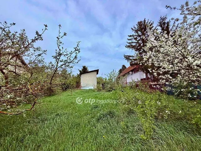 Eladó telek Solymár 1504 nm