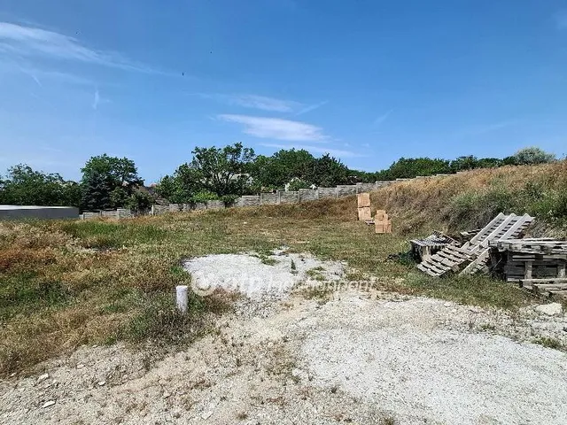 Eladó telek Fonyód 730 nm