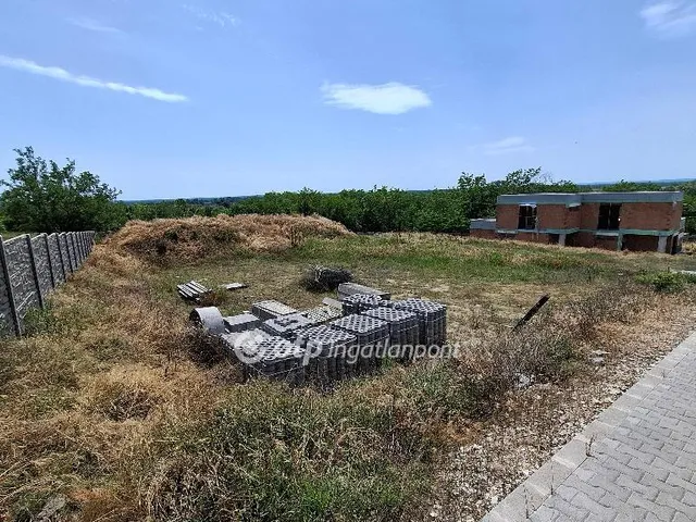 Eladó telek Fonyód 730 nm