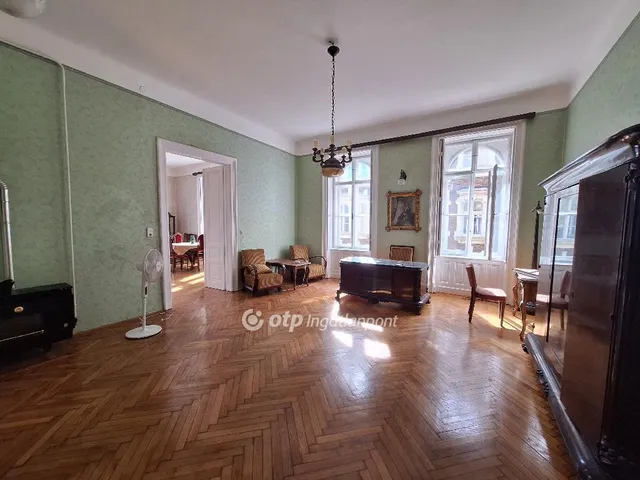 Eladó lakás Budapest VIII. kerület, Corvin negyed 125 nm