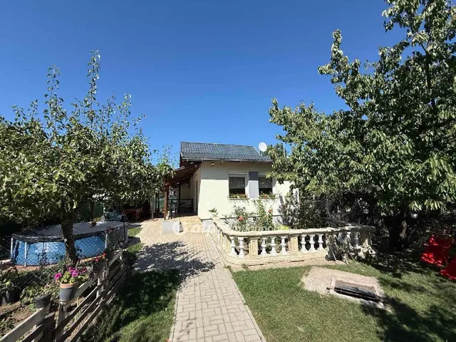 Eladó ház Budapest XI. kerület, Kamaraerdő 60 nm