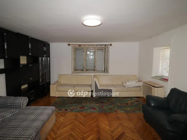 Eladó ház Lórév 72 nm