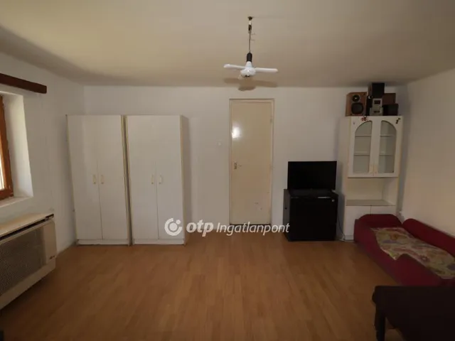 Eladó ház Lórév 72 nm