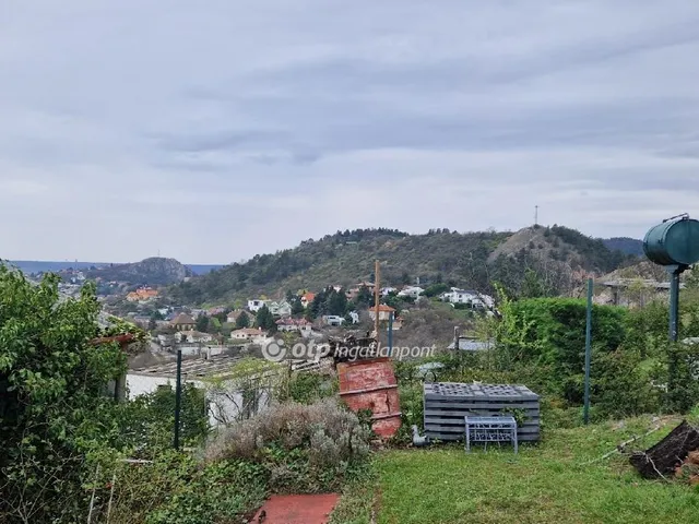 Eladó telek Budaörs 860 nm