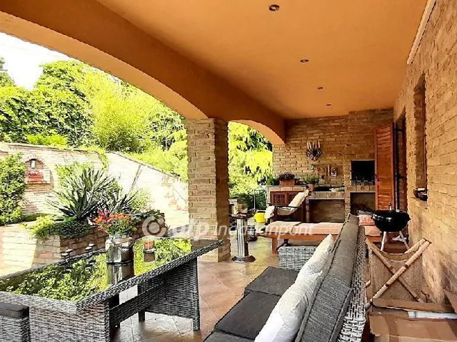 Eladó ház Diósd 277 nm