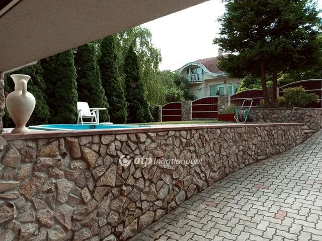 Eladó ház Budaörs 300 nm