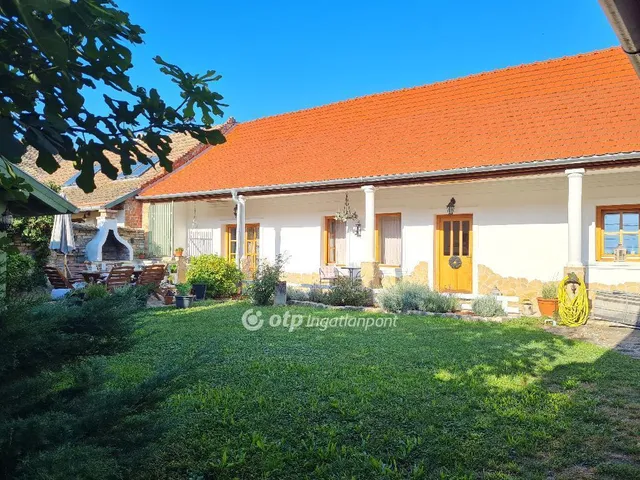 Eladó ház Kisoroszi 100 nm