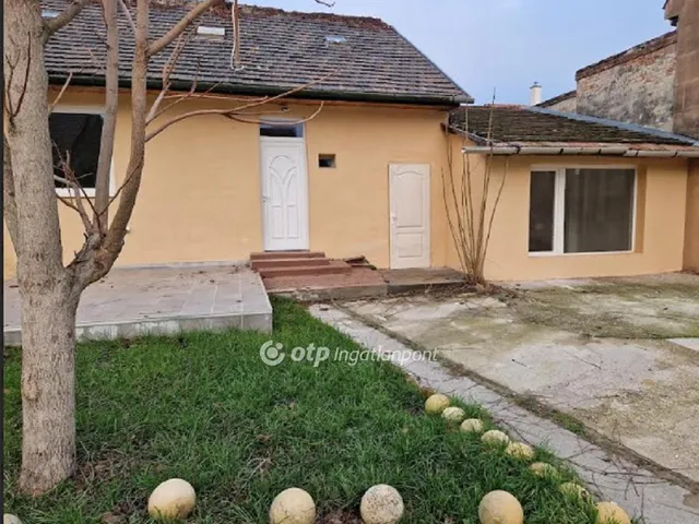 Eladó lakás Budapest XX. kerület, Kossuthfalva 53 nm