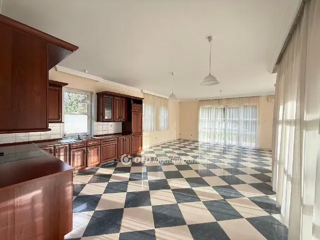 Eladó ház Budapest XVIII. kerület 276 nm