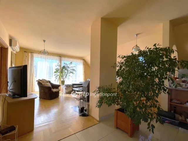 Eladó ház Budapest XVIII. kerület, Miklóstelep 207 nm