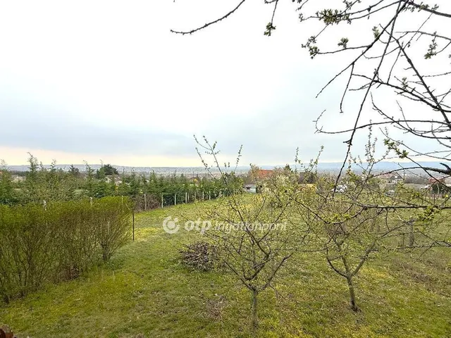 Eladó telek Fót 1207 nm