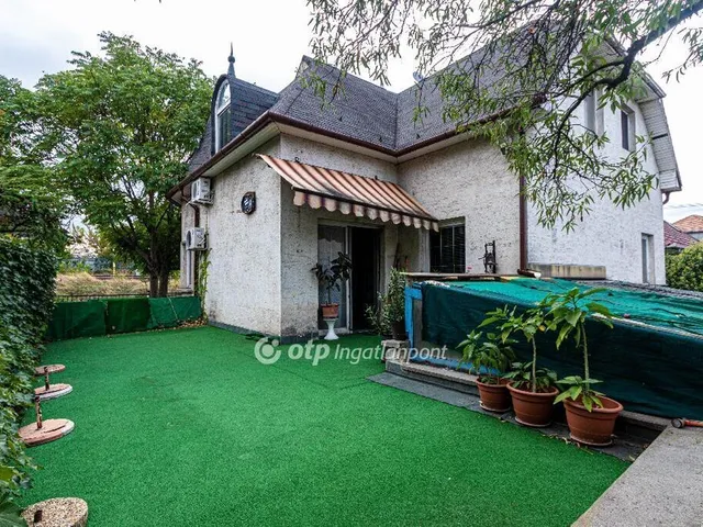 Eladó ház Budapest XV. kerület 400 nm