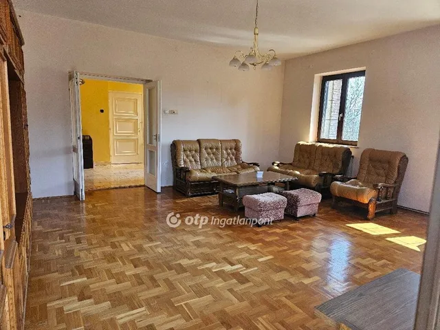 Eladó ház Tahitótfalu 350 nm