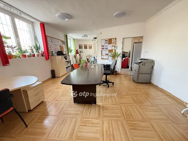 Eladó kereskedelmi és ipari ingatlan Budapest XIII. kerület, Angyalföld 82 nm