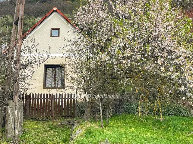 Eladó üdülő és hétvégi ház Somlószőlős 48 nm