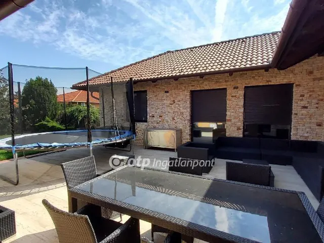 Eladó ház Vecsés, Kispatak-lakópark 240 nm