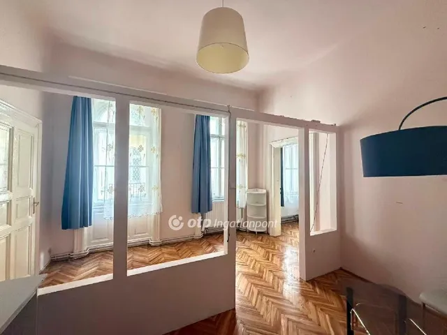 Eladó lakás Budapest VI. kerület, Nagykörúton belüli terület 76 nm