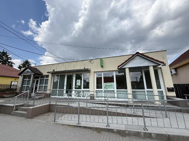 Eladó kereskedelmi és ipari ingatlan Üllő 106 nm