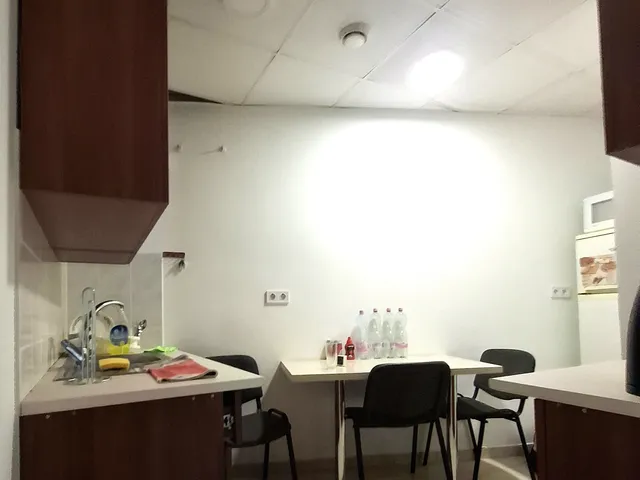 Kiadó kereskedelmi és ipari ingatlan Budapest XXI. kerület, Erdőalja 25 nm