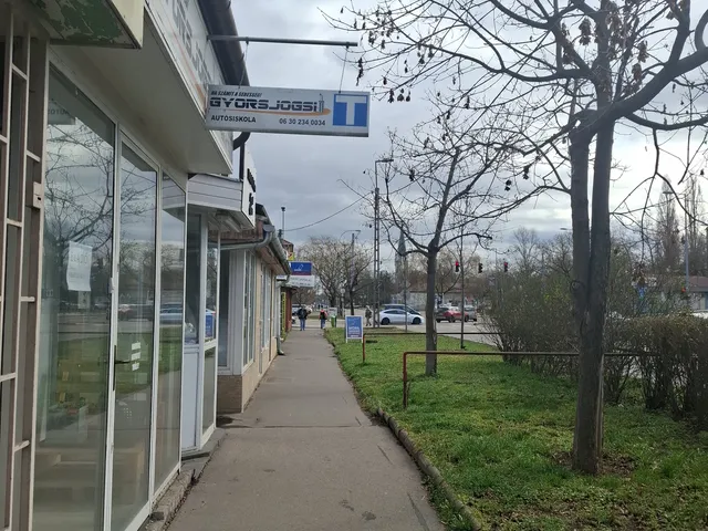 Eladó kereskedelmi és ipari ingatlan Budapest XVII. kerület 33 nm