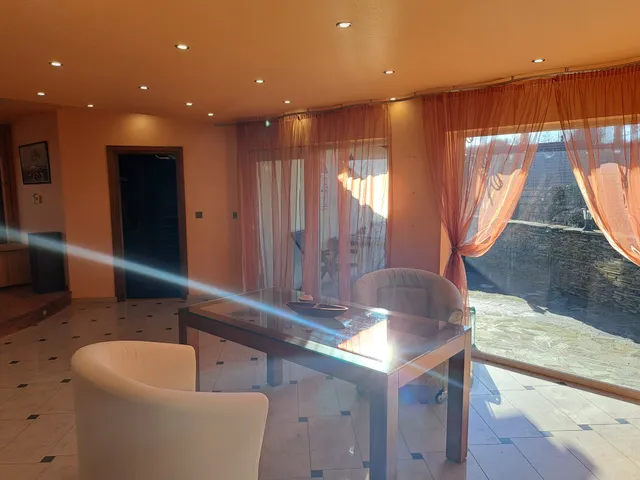 Kiadó lakás Zsámbék 147 nm