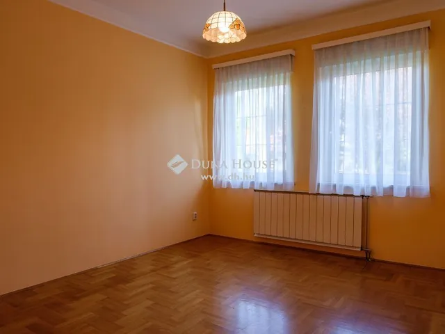 Eladó ház Budapest XVI. kerület 313 nm