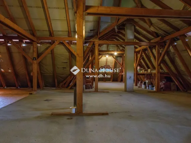 Eladó ház Budapest XVI. kerület 313 nm