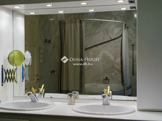 Eladó ház Budapest XVI. kerület 313 nm