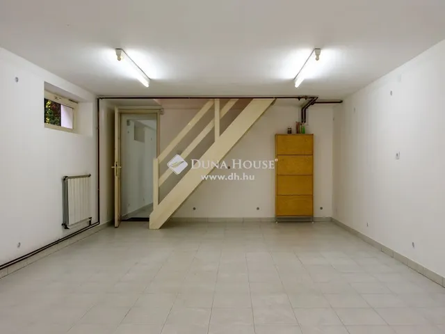 Eladó ház Budapest XVI. kerület 313 nm