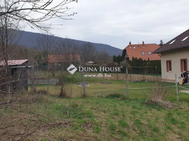 Eladó telek Pilisszentkereszt 840 nm