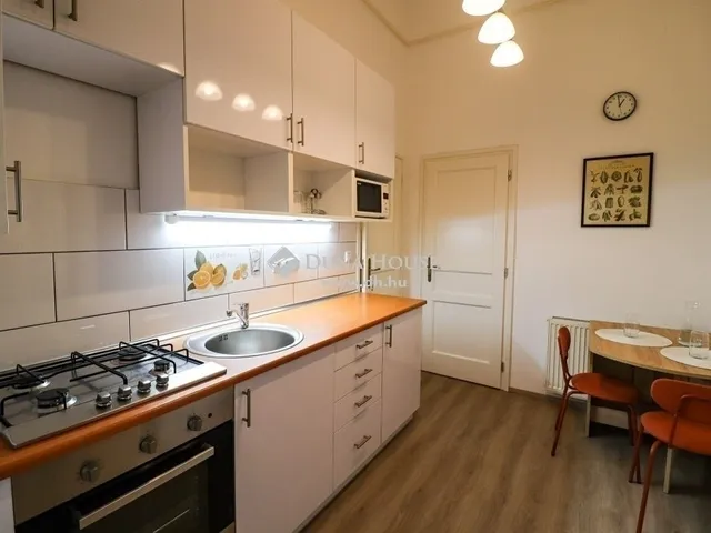 Eladó lakás Budapest VI. kerület 32 nm