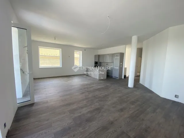 Eladó lakás Budapest III. kerület, Testvérhegy 185 nm