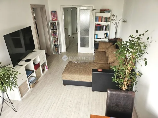 Eladó lakás Budapest III. kerület 65 nm