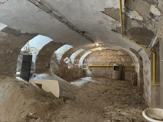 Eladó kereskedelmi és ipari ingatlan Budapest VII. kerület 100 nm