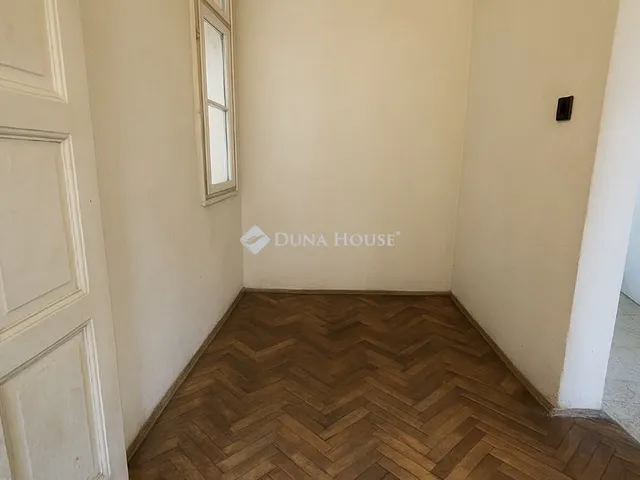 Eladó lakás Budapest VI. kerület 128 nm