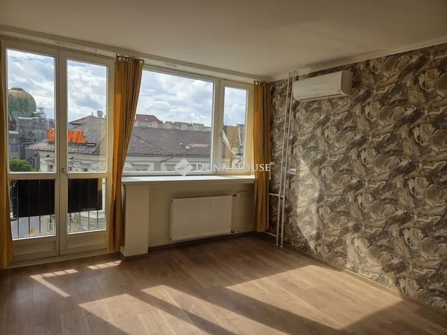Eladó lakás Budapest VIII. kerület, Corvin negyed 52 nm