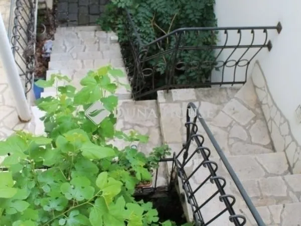 Eladó lakás Budapest VIII. kerület 70 nm