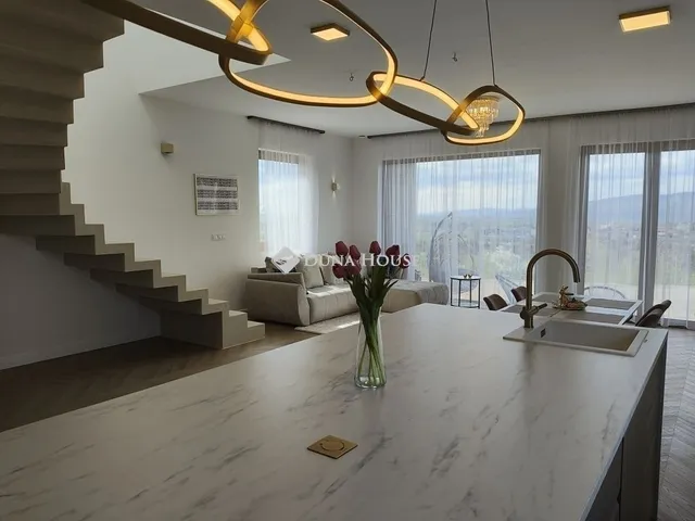 Eladó ház Vác 160 nm