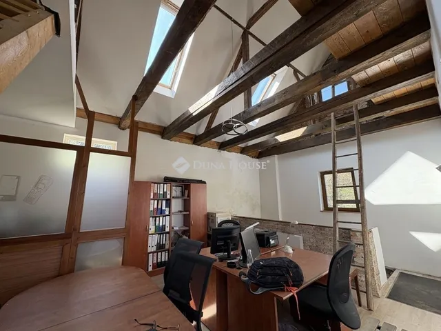 Eladó ház Budapest III. kerület 295 nm