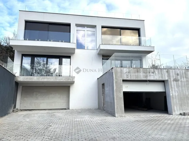 Eladó lakás Budapest III. kerület 224 nm