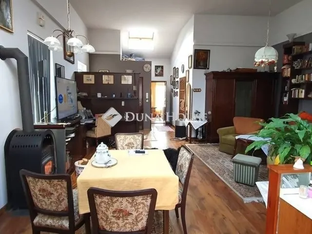 Eladó ház Budapest XV. kerület 170 nm