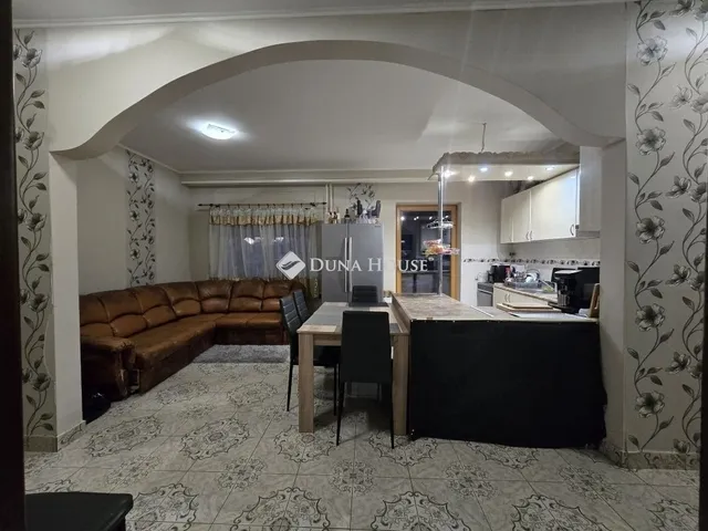 Eladó ház Dunaharaszti 200 nm