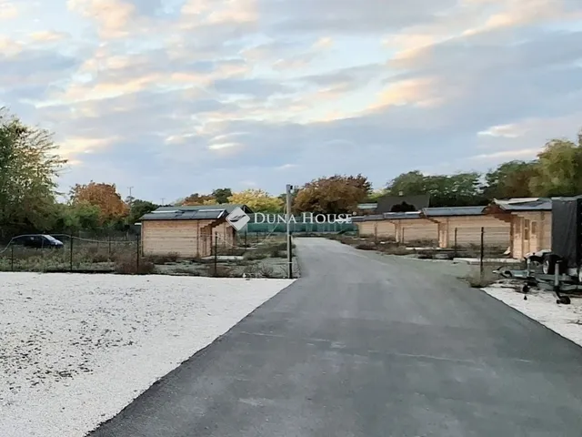 Eladó kereskedelmi és ipari ingatlan Gödöllő 7495 nm