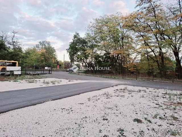 Eladó kereskedelmi és ipari ingatlan Gödöllő 7495 nm