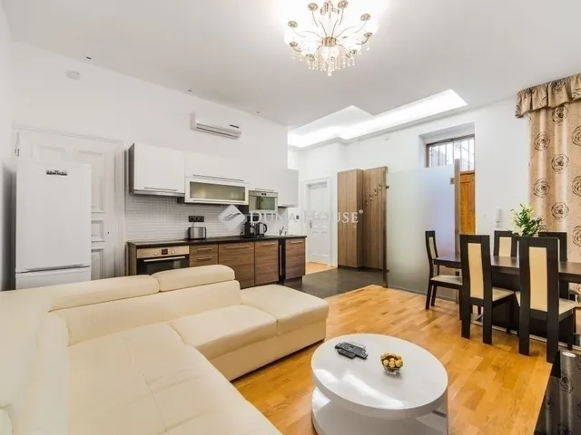 Eladó lakás Budapest VI. kerület 94 nm